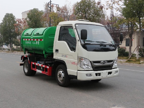 福田時代小卡之星2鉤臂式垃圾車｜車廂可卸式垃圾車｜3-4立方垃圾箱專用轉(zhuǎn)運車