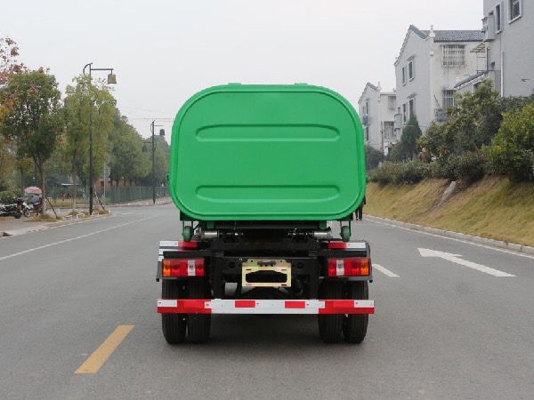 福田時代小卡之星2鉤臂式垃圾車｜車廂可卸式垃圾車｜3-4立方垃圾箱專用轉(zhuǎn)運車