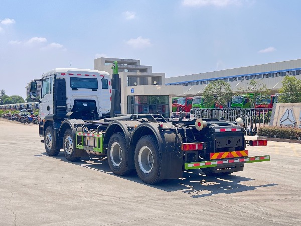 重汽汕德卡8x4鉤臂車｜SGZ5310ZXXZZ6型車廂可卸式垃圾車｜移動式壓縮垃圾站轉(zhuǎn)運(yùn)車｜垃圾轉(zhuǎn)運(yùn)車