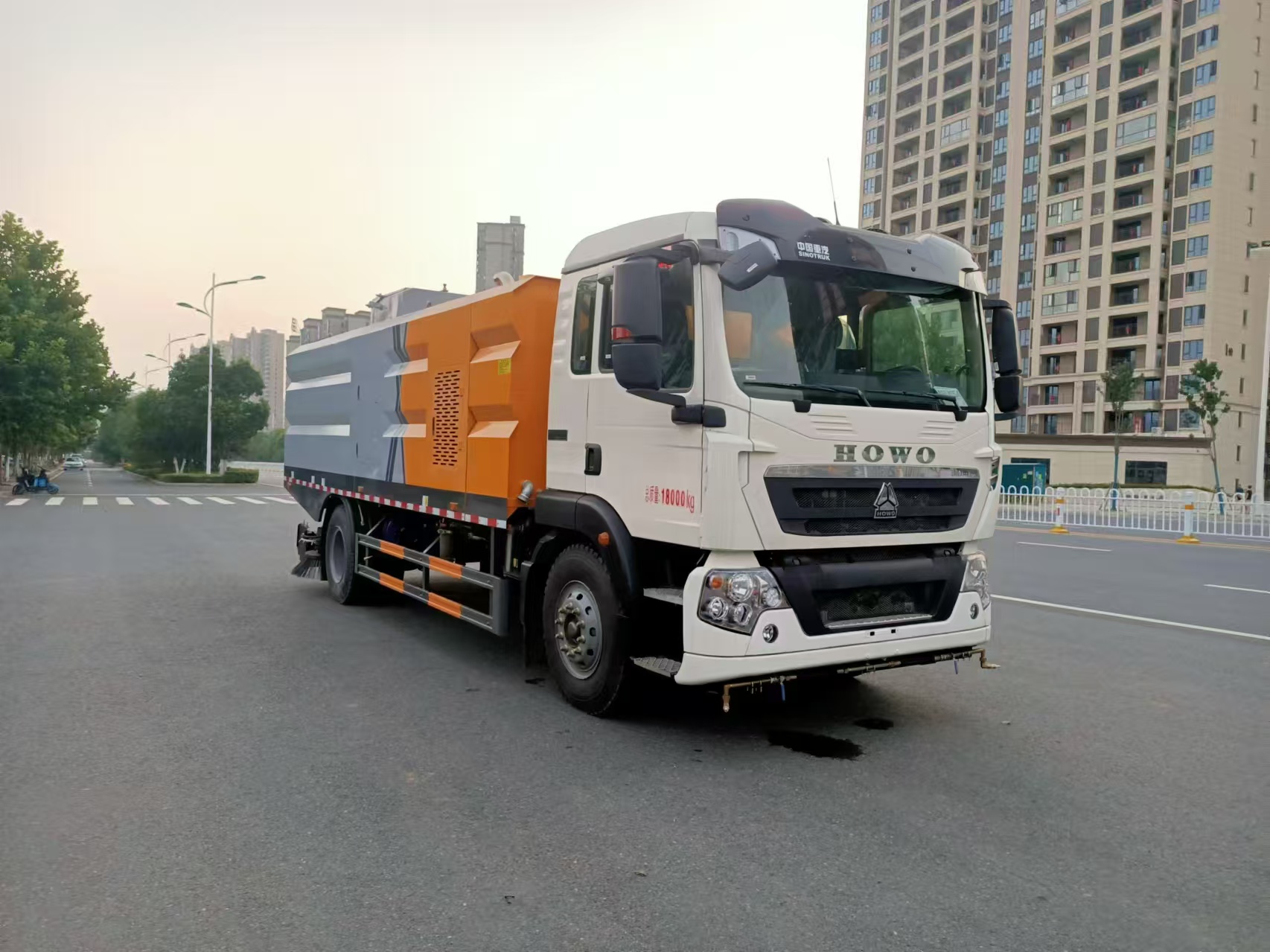 華威馳樂牌SGZ5189TWQZZ6T5型道路污染清除車